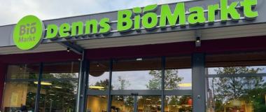 Eingang Denns BiosMarkt in der Friedberger Straße in Augsburg
