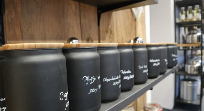 Gewürze in Gläsern bei AuxburgUnverpackt