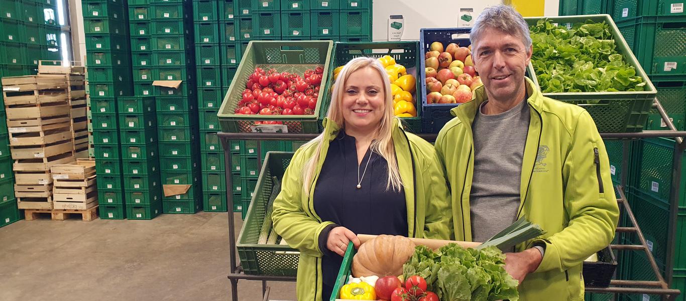 Carina Hahn und Hermann Haas-Hübsch, Geschäftleitung vom Lieferservice 'Die rollende Gemüsekiste'. Foto: Die rollende Gemüsekiste